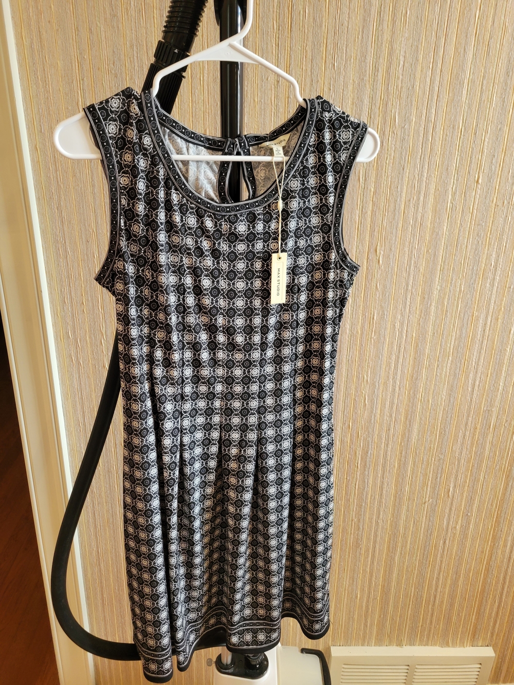 Max Studio Black and White Geometric Sleeveless Dress NWT Large
